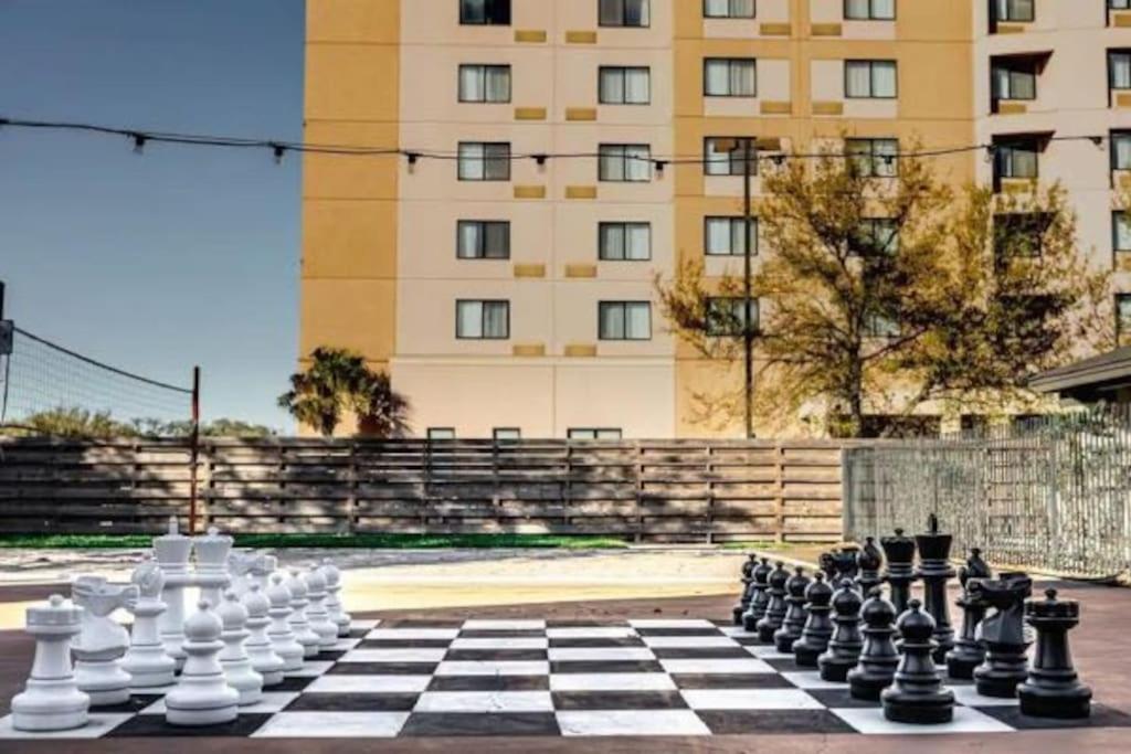 Lux Suite /King Bed /Free Parking/Pool/First Floor Houston Exterior foto