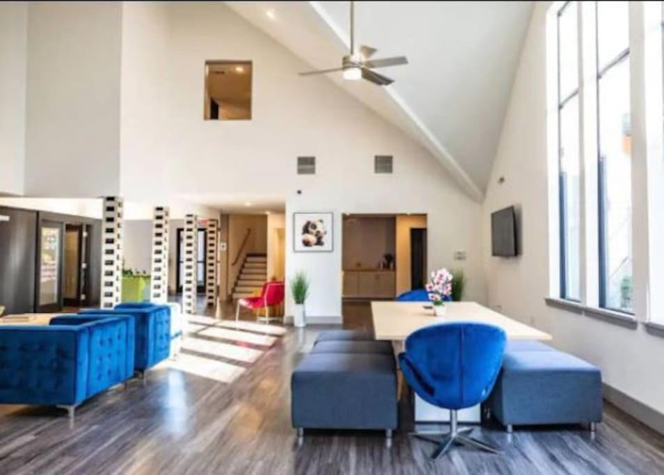 Lux Suite /King Bed /Free Parking/Pool/First Floor Houston Exterior foto
