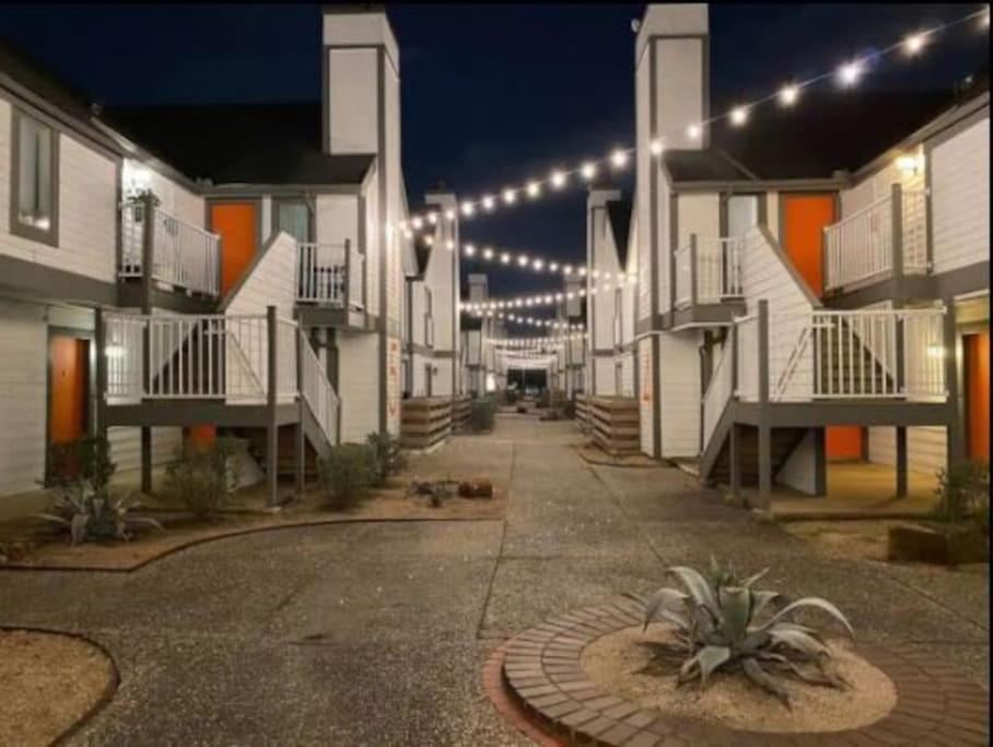 Lux Suite /King Bed /Free Parking/Pool/First Floor Houston Exterior foto